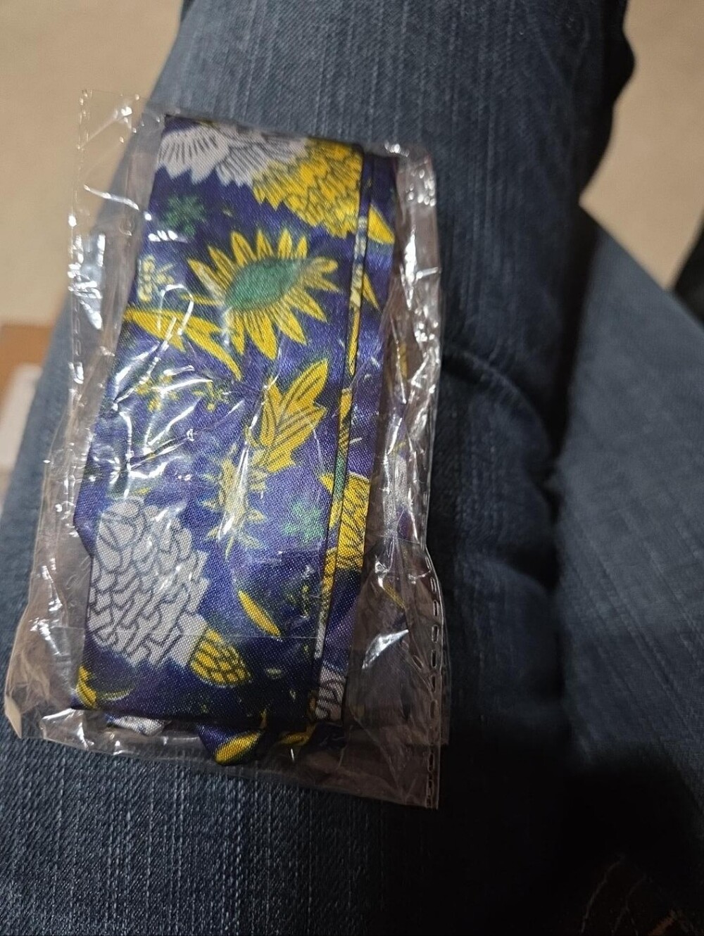 Navy Blue Sunflower Print Satin Skinny Scarf Twilly Tie